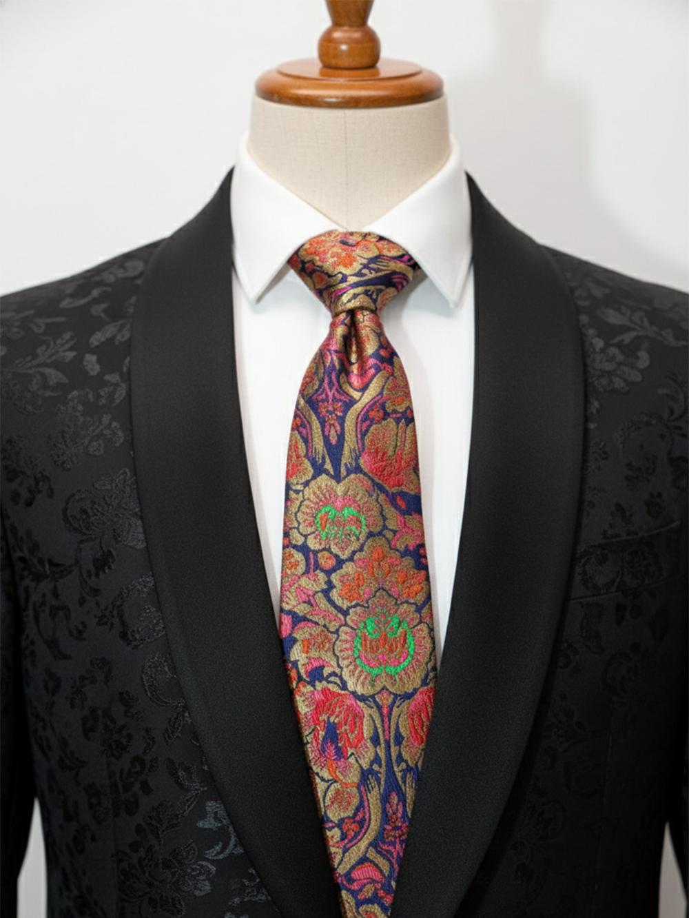 Luxury Floral Paisley Art silk Necktie ? Navy Blue & Gold Patter - Image 3