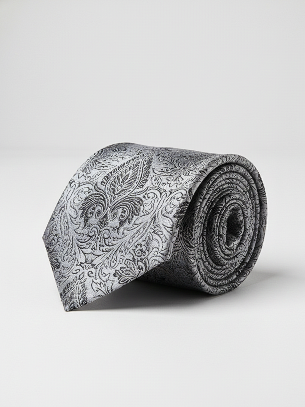 Classic Black & White Silk Necktie ? Timeless Contrast Design